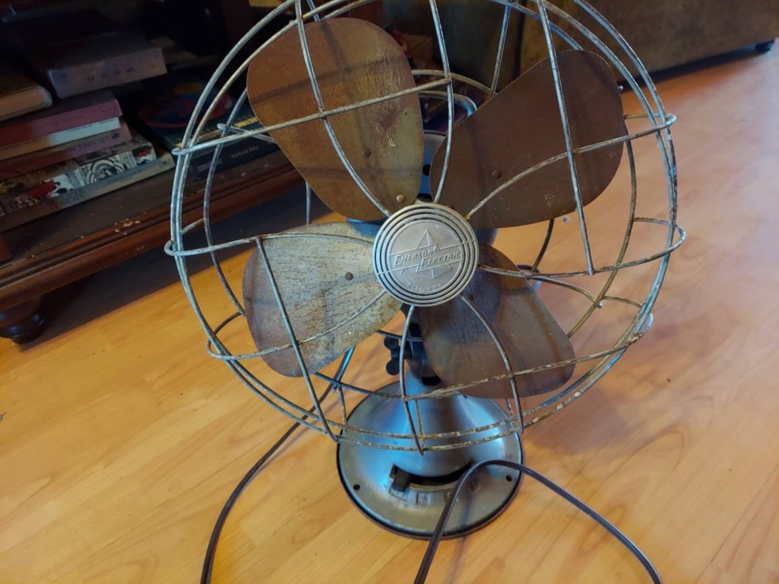 Antique 1940s Emerson Fan.Works flawlessly. Rare model Etsy
