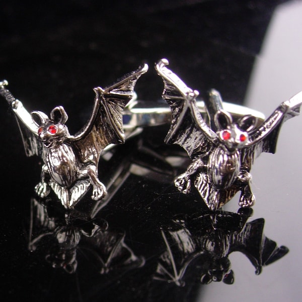 Spooky Bat Cufflinks - Vintage Figural set- Silver Red eye vampire - Gothic Clothing Accessories - cool mens gift - Halloween bat set