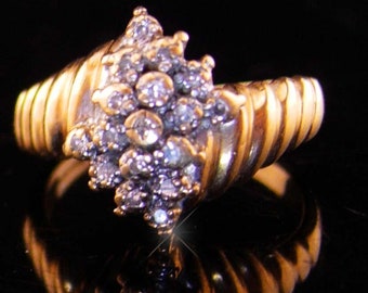 Vintage 10kp GOLD ring / 17 diamond cluster ring / anniversary diamond ring / Size 5 1/2 / Gift for her - 10k Gold estate jewelry