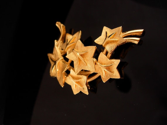 Trifari falling stars brooch - Vintage couture Fl… - image 1