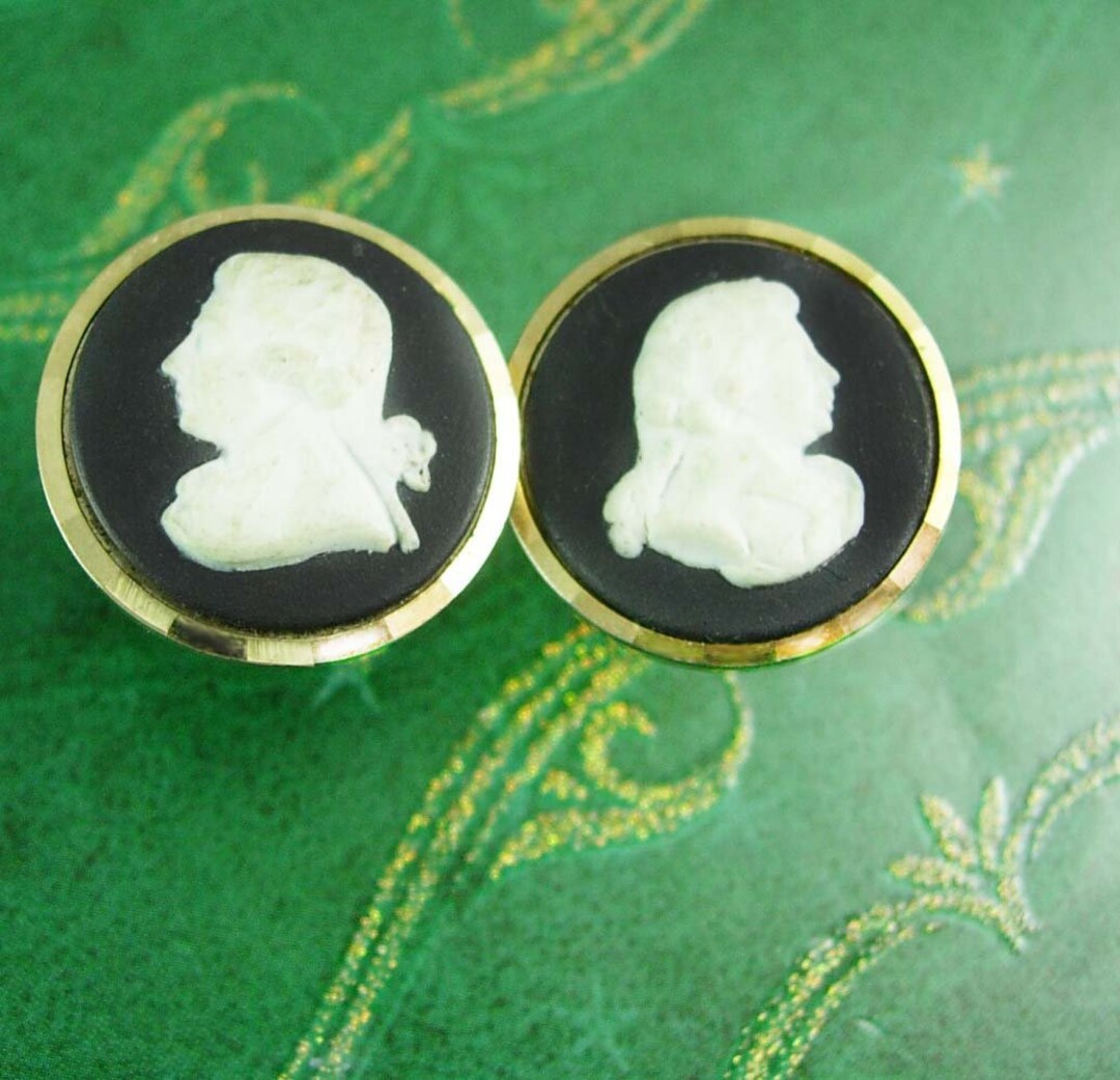 Stratton Wedgwood Cufflinks Vintage IV & Duke of York Figural