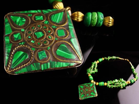 Malachite tribal necklace / Vintage Irish Gift / … - image 3