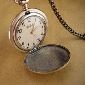 1999 Batman Pocketwatch - Warner Brothers Studio - con cadena de reloj de bolsillo - DIFÍCIL de encontrar - regalo para él