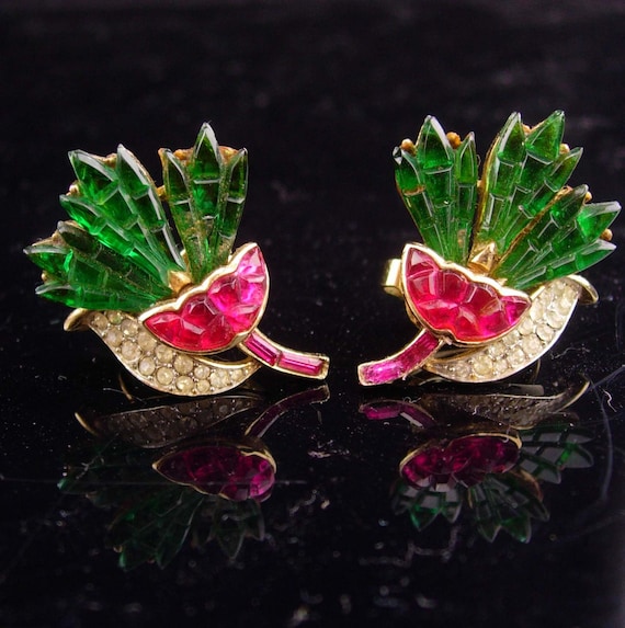 Vintage Crown Trifari Earrings / pink carnation f… - image 5