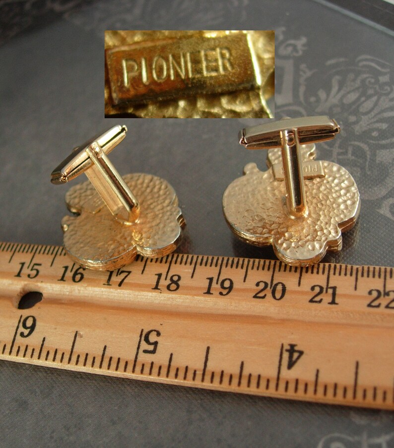 Gold Dragon Cufflinks Vintage Chinese oriental Asian Figural Mythical Creature Novelty Wedding fantasy cuff links Pioneer