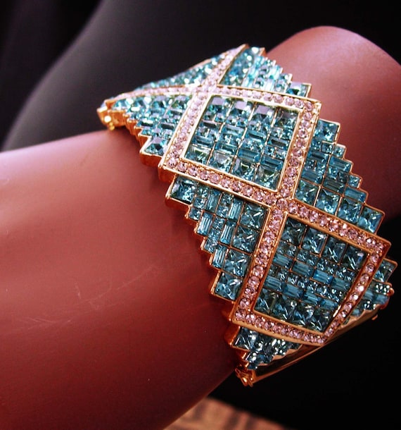 STUNNING designer Bracelet - over 200 aquamarine &