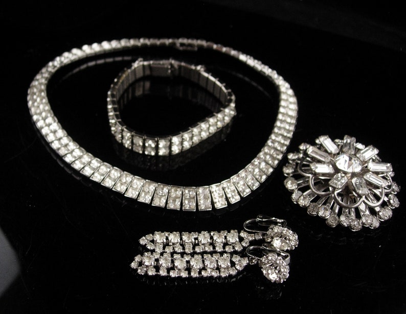 Vintage Rhinestone parure deco silver necklace 14 choker 2 chandelier earrings Dazzling bracelet clip on earrings big brooch image 3