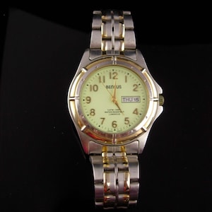100 ft water resistant watch hotsell