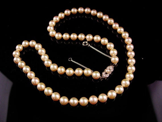Majorica Pearl / Bereti Sapphire and 18K Necklace sold at auction on 9th  March | Bidsquare