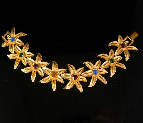 Trifari Bracelet Vintage Flowers starfish Mothers… - image 1