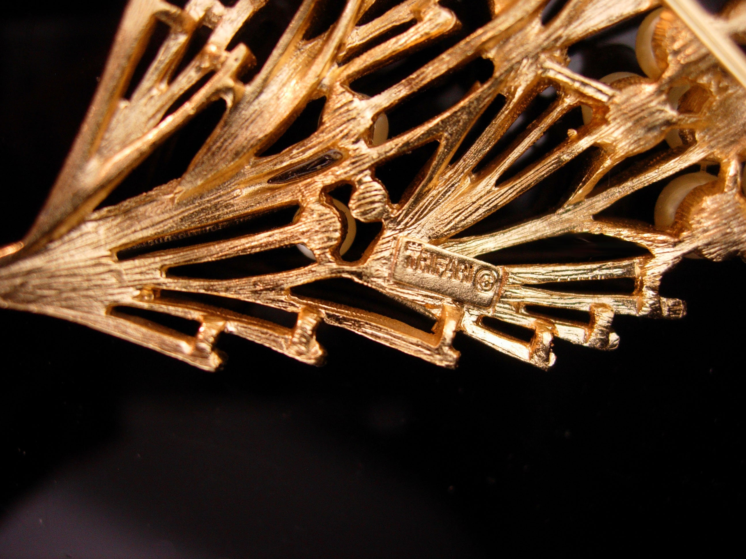 Crown Trifari With Original Tag Brooch - Vintage Couture