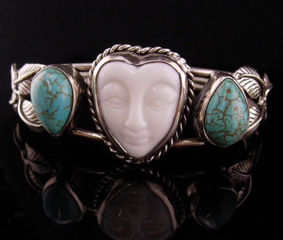 Vintage goddess cuff Bracelet / oriental goddess … - image 2