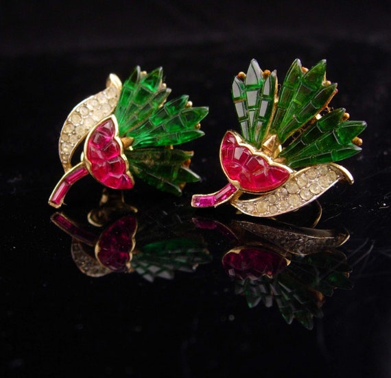 Vintage Crown Trifari Earrings / pink carnation f… - image 2