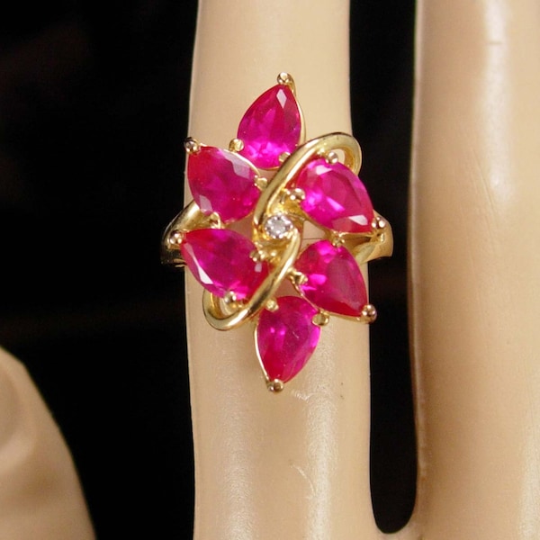 simulated RUBY Cluster Cocktail Ring Vintage Sterling Gold 5.9 Grams Birthday Birthstone July Faceted faux Jewel Rhinestone Size 6