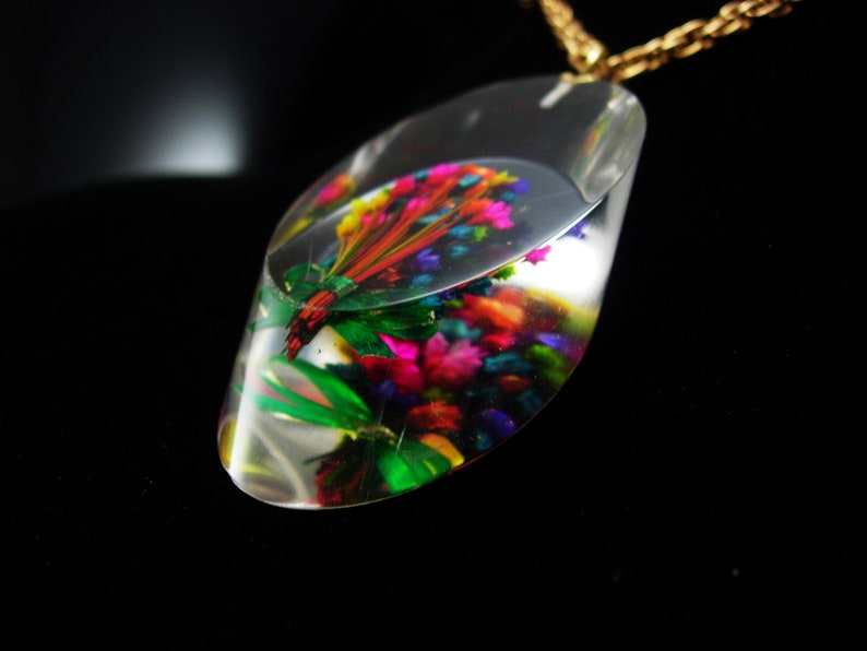 HUGE necklace 1940s LUCITE Necklace Flower bouquet vintage thick dimensional tubular slice Sweetheart gift mid century modern