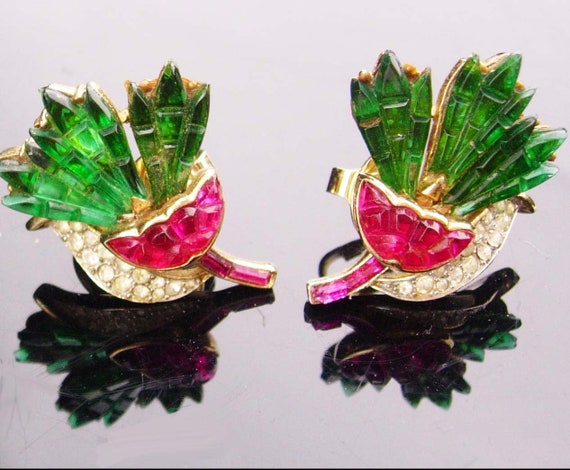 Vintage Crown Trifari Earrings / pink carnation f… - image 1