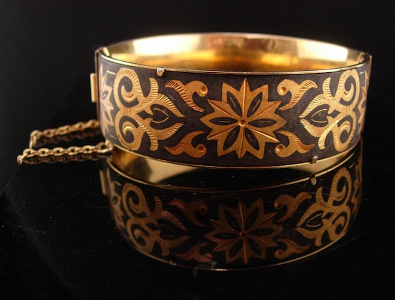 Victorian mourning Bracelet - hollow hinged Vinta… - image 2