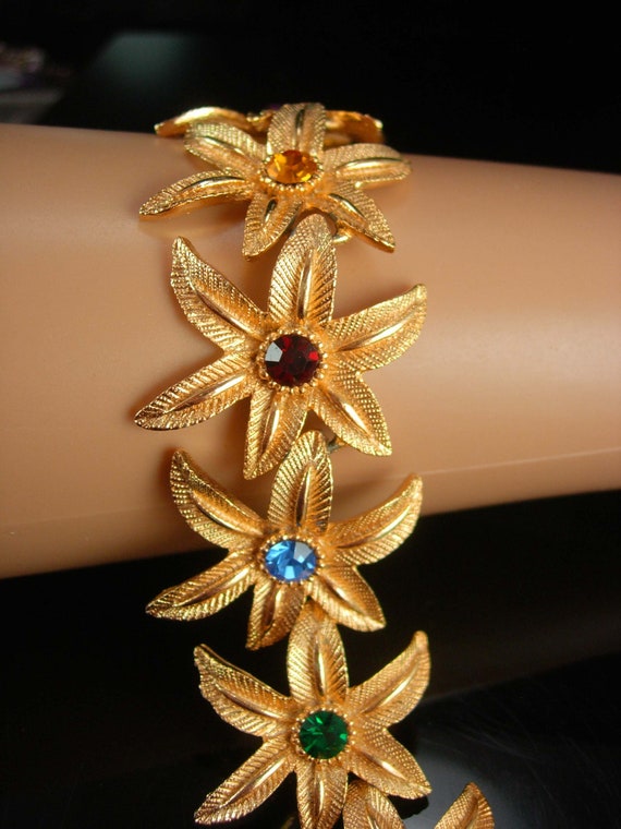 Trifari Bracelet Vintage Flowers starfish Mothers… - image 3