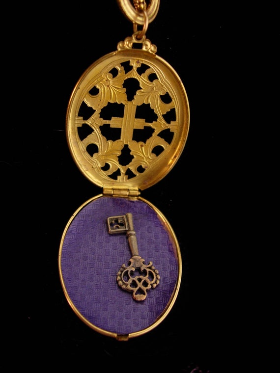 Antique Cross locket - Vintage Religious medieval… - image 3