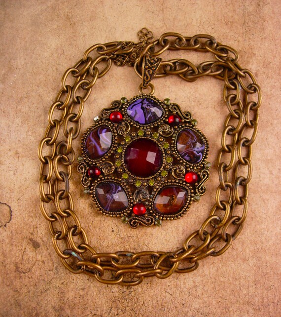 Vintage Medieval style necklace / big gothic pendant … Gem