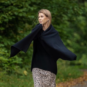 Übergroßer Schal, schwarzer Kaschmir-Schal, gestrickter Kaschmir-Schal, Kaschmir-Reise-Schal, handgemachte gestrickte Merino-Wolldecke, Unisex Geschenkidee