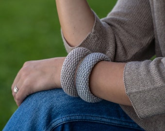 Handmade knitted bangle bracelets for women, africa style wood jewelry, bohemian bracelet femme, zero waste useful practical gifts for her