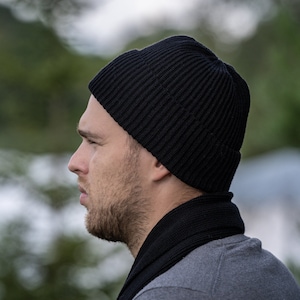 Knit wool fisherman beanie hat, ribbed winter hat for man in merino wool, unisex black beanie cap, gift idea for husband who have everything