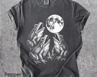 Comfort Colors® Frogs Howling At The Moon Shirt, Funny Frog Shirt, Vintage Style, Retro Frog Shirt, Frog Meme Lover Gift, Weirdcore Shirt