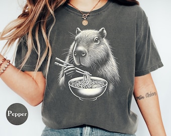 Camiseta de ramen de capibara, camiseta de anime con colores cómodos, regalo de capibara, regalo para amantes de los fideos, camiseta divertida de animales, camiseta para amantes del ramen, camiseta japonesa
