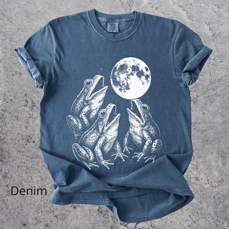 Comfort Colors® Frogs Howling At The Moon Shirt, Funny Frog Shirt, Vintage Style, Retro Frog Shirt, Frog Meme Lover Gift, Weirdcore Shirt image 3