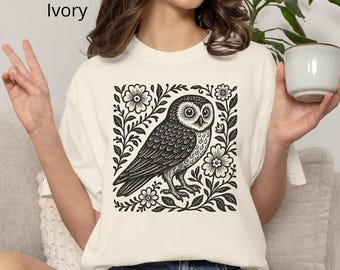 Camisa folclórica de búhos Comfort Colors®, camisa con estética de búhos cottagecore, camisa floral de búhos, arte linograbado popular de búhos, bruja goblincore bohemia vintage