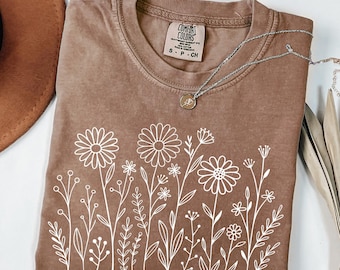Camisa Comfort Colors® Wildflower, Camisa Boho Floral, Camisa Botânica, Presente para Amantes de Plantas, Camisa Nature Gardening, Camisa Cottagecore Flowers