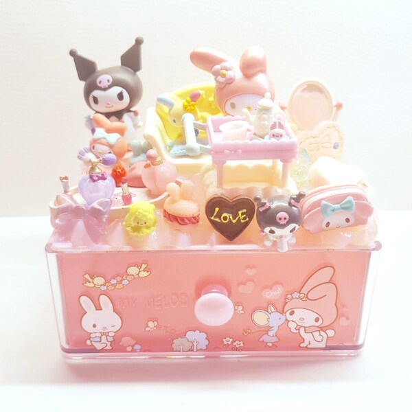 My melody and kuromi in luminary tears living room, jimmy and patty surfing with friends decoden round container (limited edition)