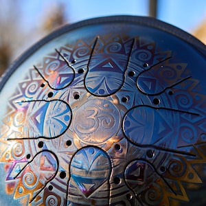 10-Zoll Stahl-Zungentrommel, Tank-Trommel Om Mandala für Meditation, Yoga, Regenbogen-Handpan-Trommel mit 440 oder 432 Herz für Klangheilung + Gratis Tasche