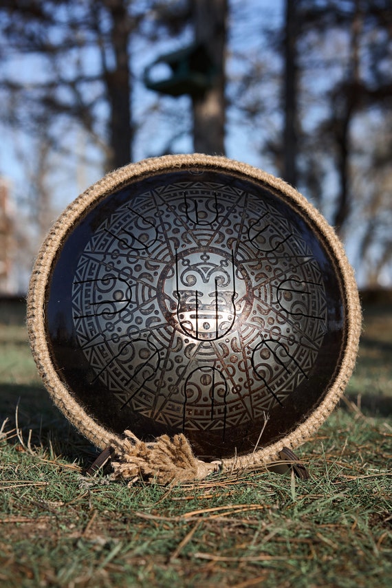 14インチ スチールタンドラム、彫刻入りハンドパン - サウンド