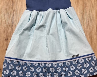 Almstriezl corduroy skirt size 134