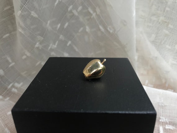 Vintage Jubilee Golden Apple Lapel Pin View 2