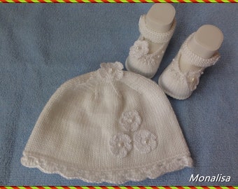 Gestrickte Baby Mütze, Taufen in weiß und elfenbein Farbe