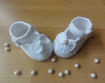 Gehäkelte  Babyschuhe Taufen in weiß ,creme