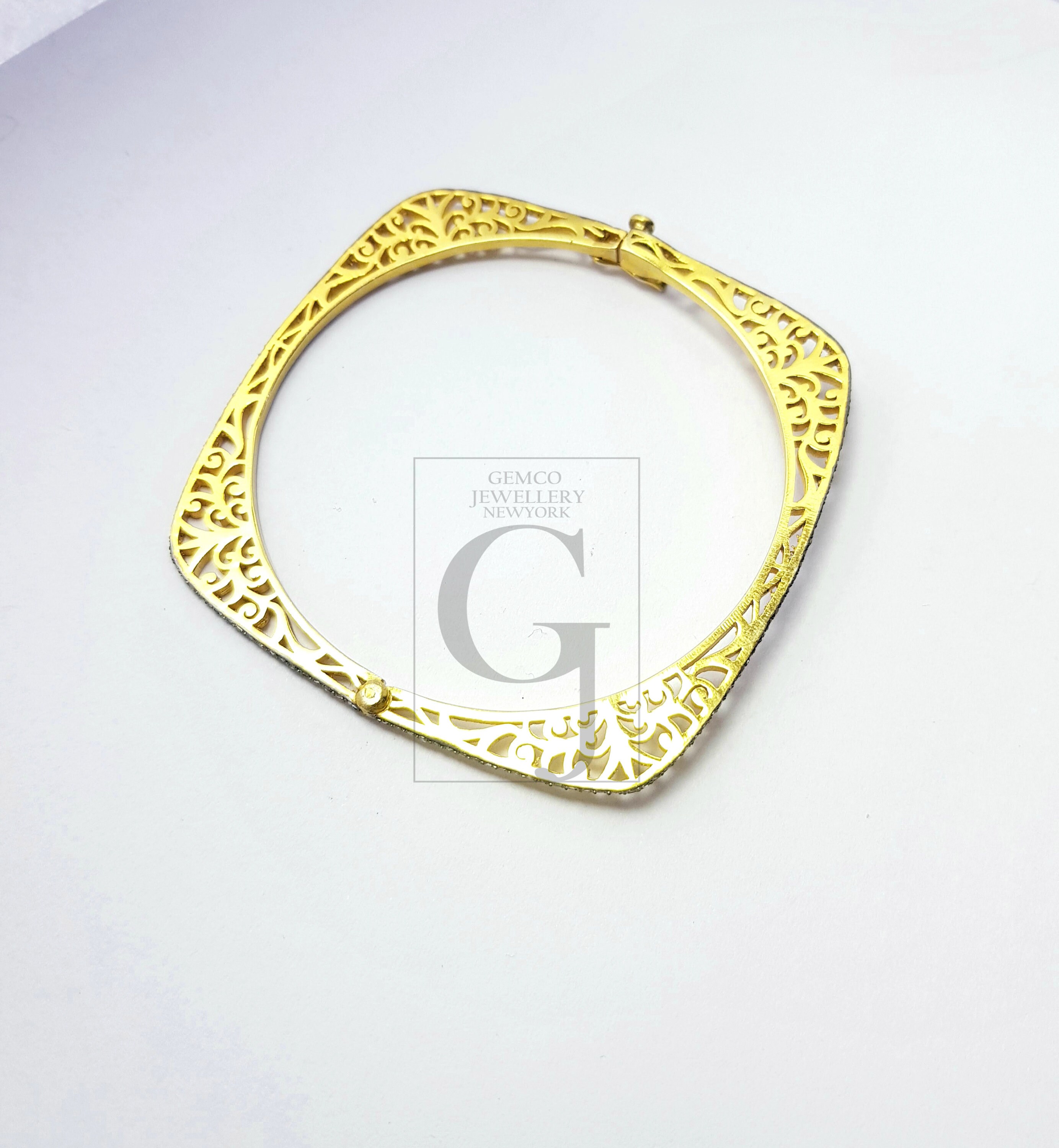 Square diamond hotsell bangle designs