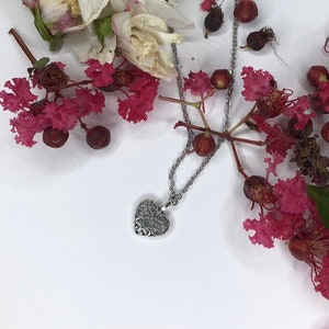 Heart pendant necklace