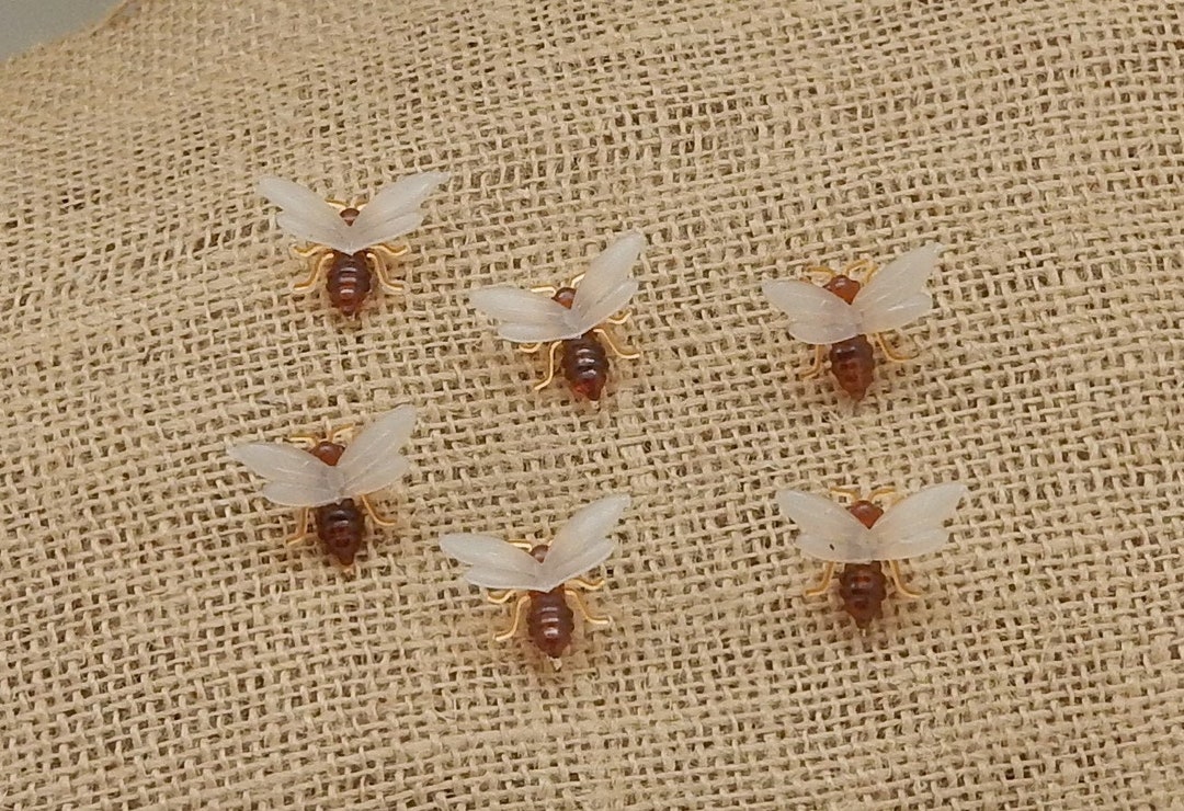 Plastic Bees comes in Sets of 10 15 or 20 Etsy