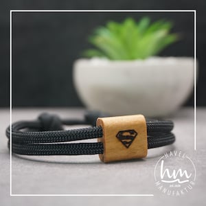 Pulsera de superhéroe personalizada con grabado para pareja, regalo de madera, Día de la Madre, Día del Padre, Navidad, San Valentín, Paracord.