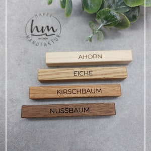 Holz Schlüsselanhänger mit individueller Gravur personalisiert als Geschenk Bild 2