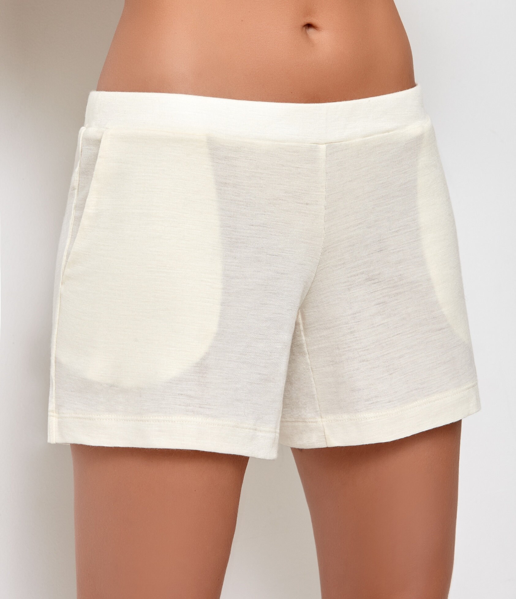 Off White Pajama Shorts With Pockets 