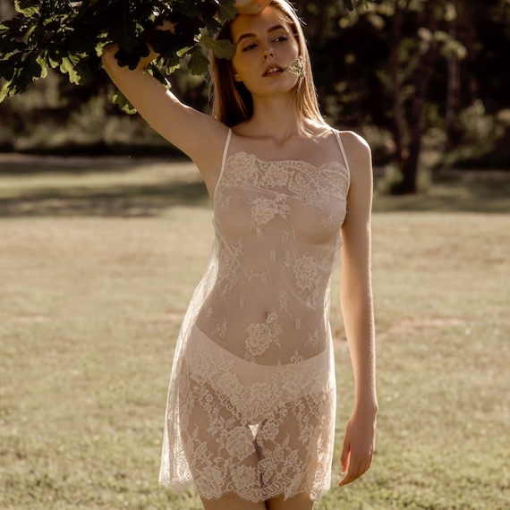 Sexy red nightie in transparent veil - Valentine's Day lingerie