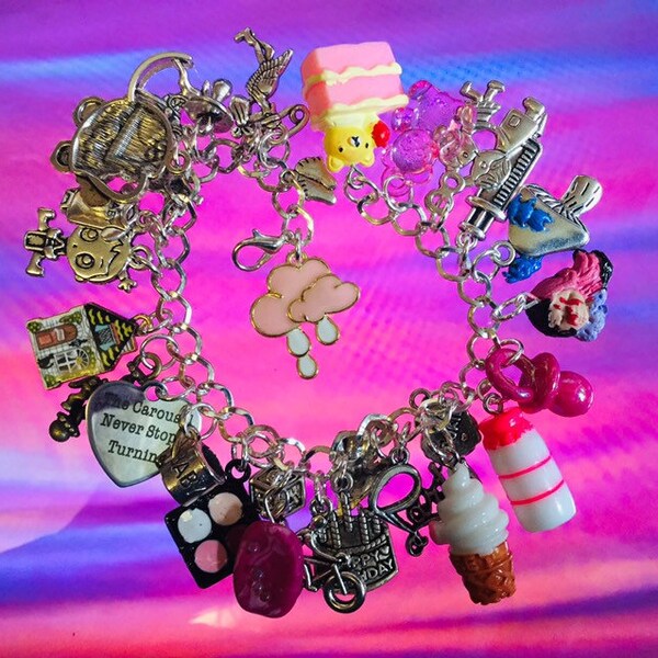 Cry Baby, Album geïnspireerd, bedelarmband, handgemaakte armband, muziek geïnspireerde armband, aangepaste armband, alt girl, pastel punk, donkere academische wereld