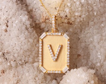 Letter V Locket - Etsy