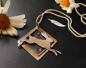 Halskette "Run, Rabbit, Run" Silberschmuck Amulett Symbol Hase Fruchtbarkeit Krafttier