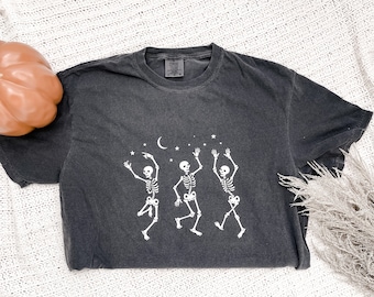Dancing Skeleton Tee | Oversized T Shirt | Comfort Colors | Vintage | Gifts for Her Him| Unisex | Spooky | Grey | Halloween | October | Fall